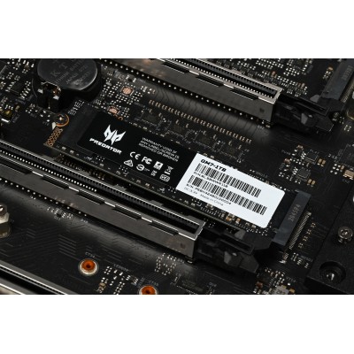 Predator GM7-4TB M.2 PCI Express 4.0 NVMe